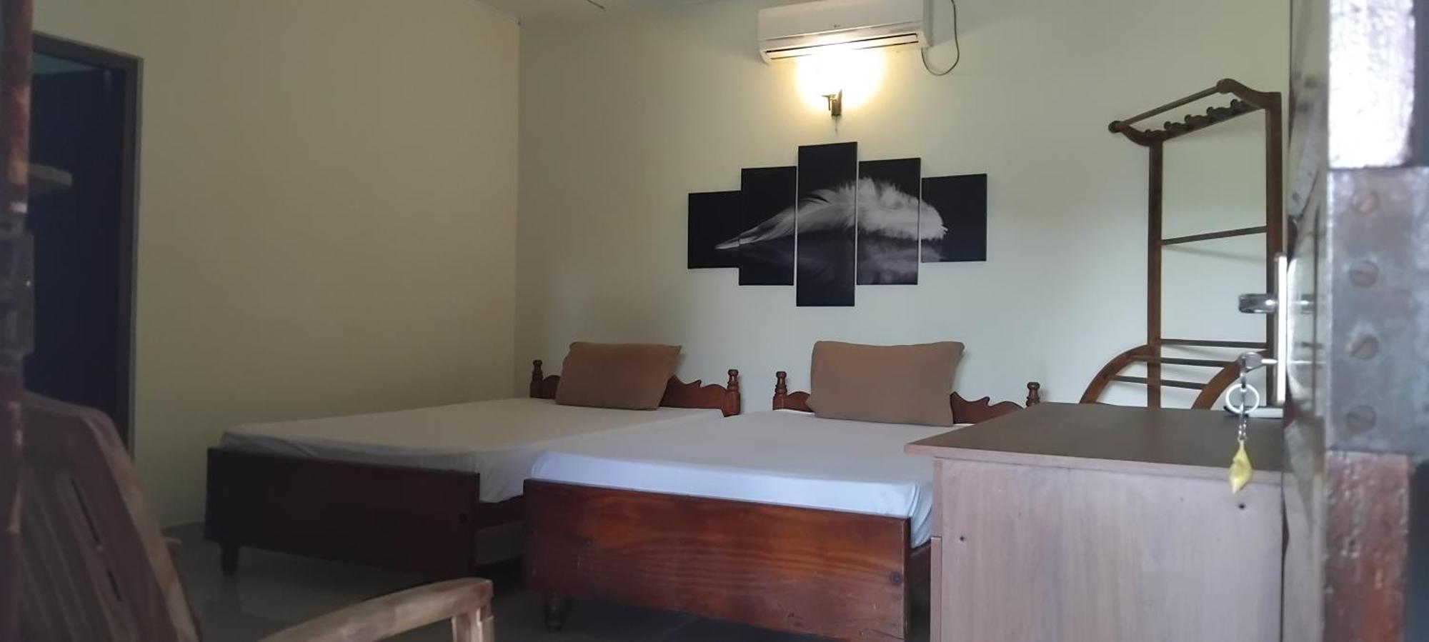 Hansika Guest Inn Buttala Номер фото