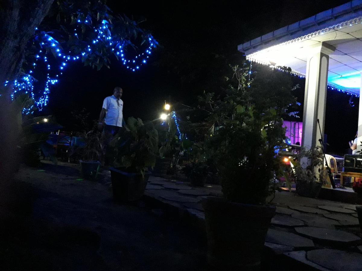 Hansika Guest Inn Buttala Экстерьер фото